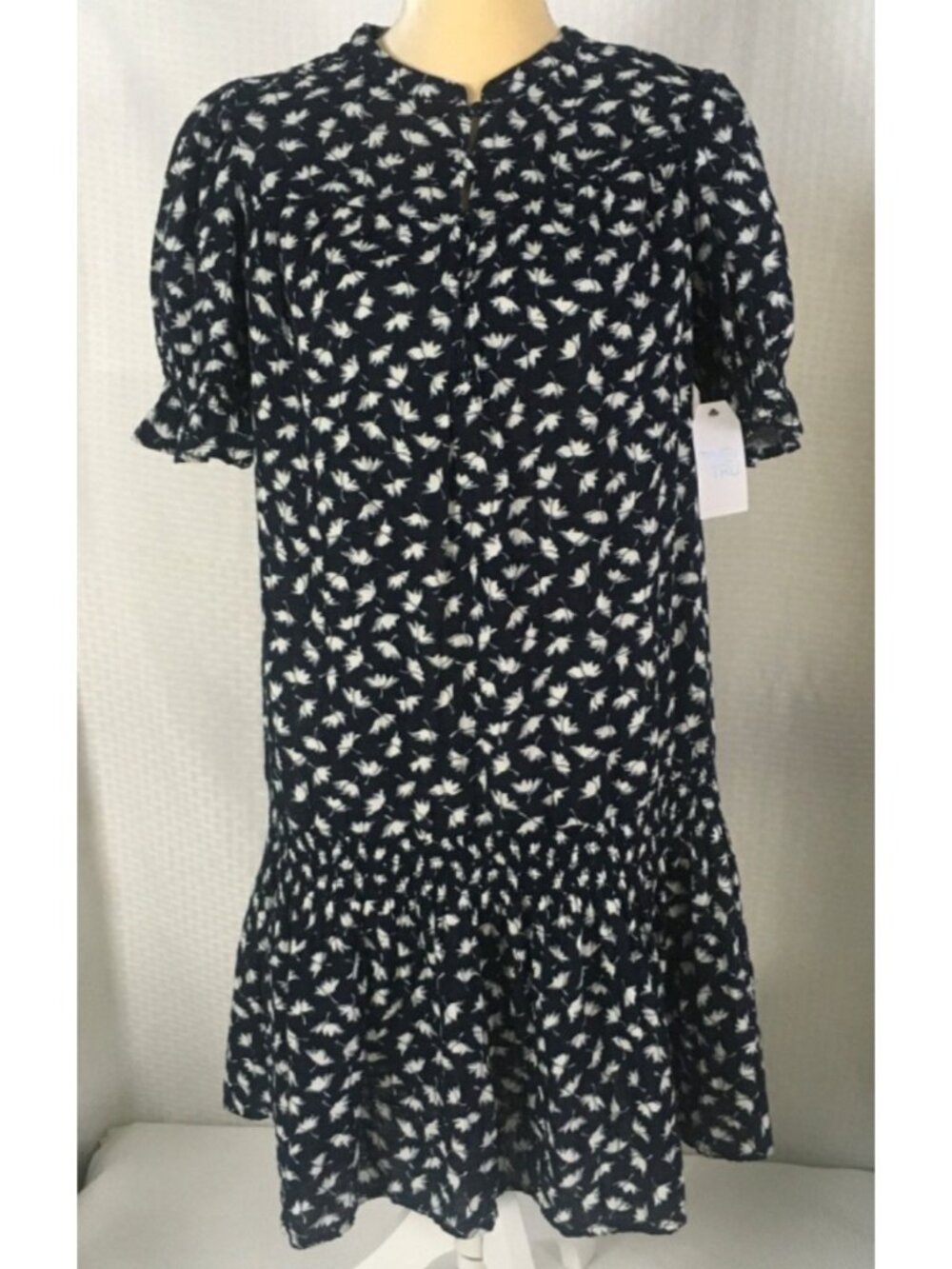 Time and Tru Dress Size M 8 to 10 Dark Navy w White Petals Drop Waist New Button